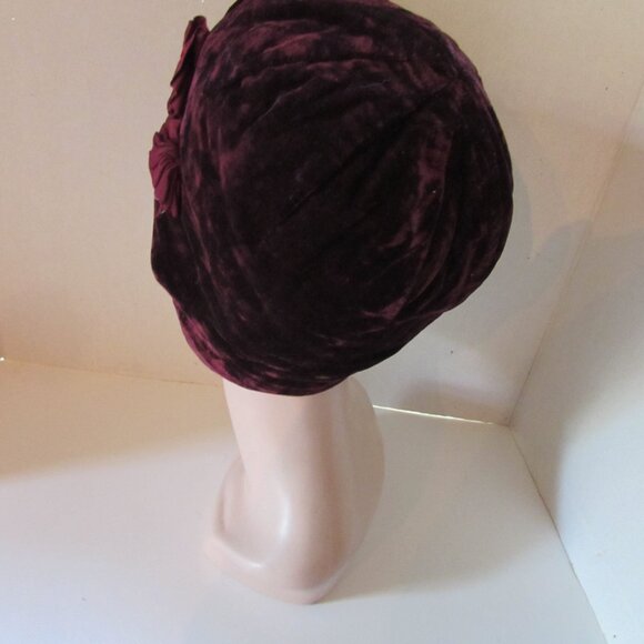 Deco Era Cloche Hat Burgundy Velvet Burgundy Rosettes 1920 Style - Picture 7 of 12